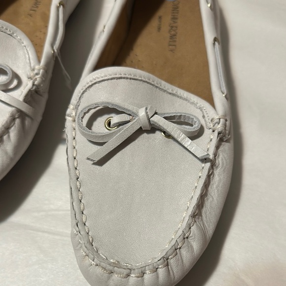 Cynthia Rowley White Leather Flats with Bow Detail - Picture 3 of 6